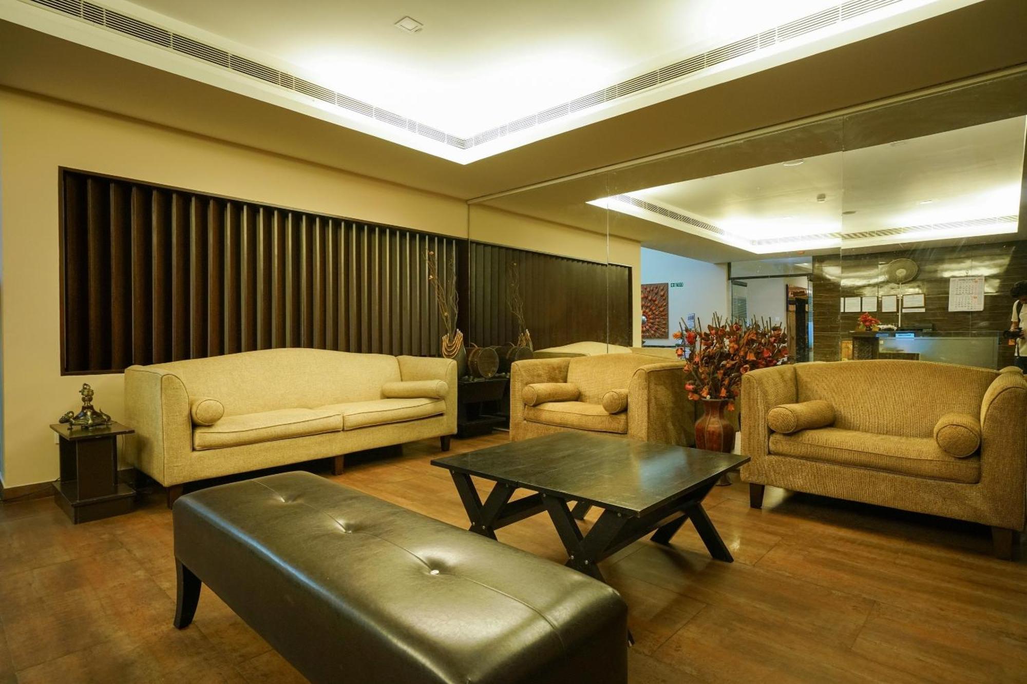 Super Townhouse Mookkannoor Tourist Home Angamali Dış mekan fotoğraf