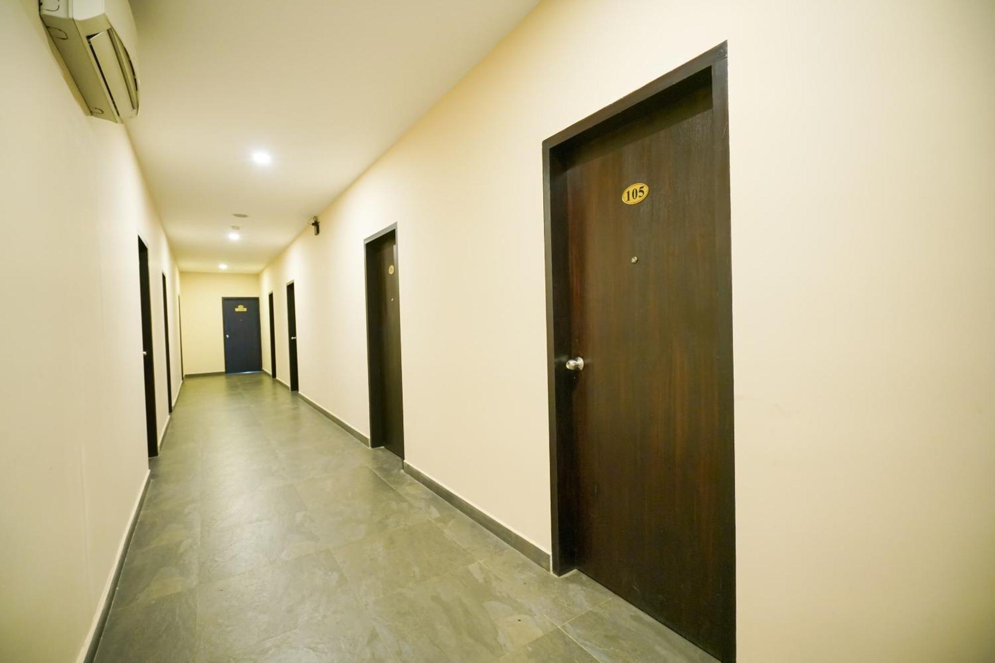 Super Townhouse Mookkannoor Tourist Home Angamali Dış mekan fotoğraf