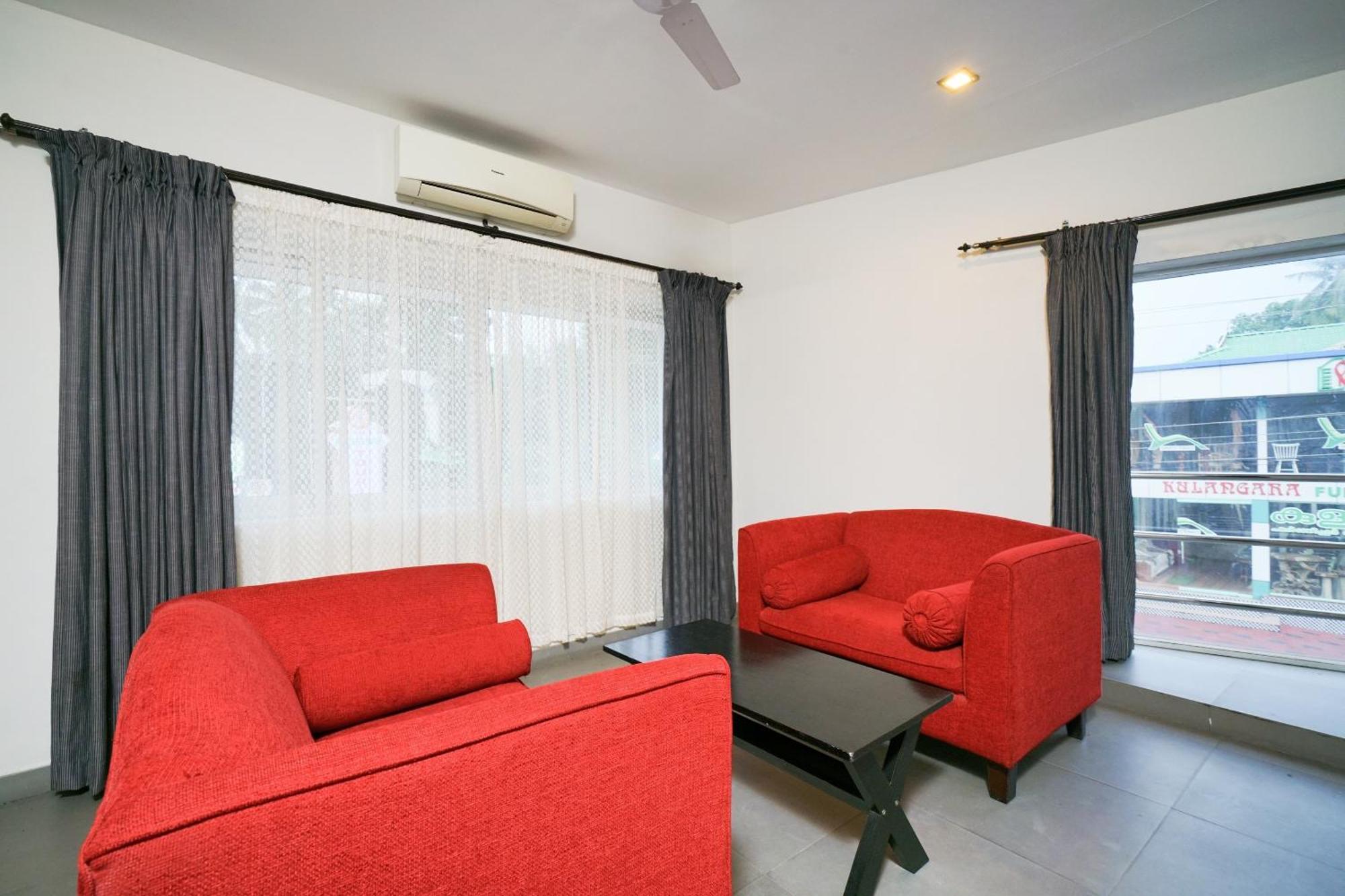 Super Townhouse Mookkannoor Tourist Home Angamali Dış mekan fotoğraf